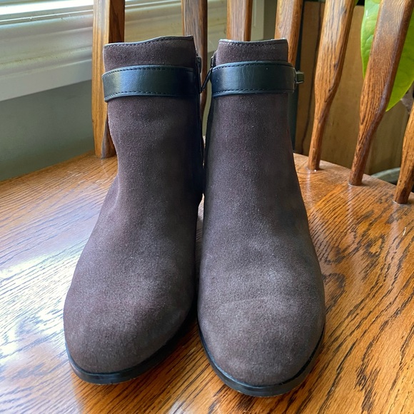 COACH SUEDE Turnlock ANKLE BOOTS BOOTIES 6.5M EXCELLENT Condition Worn Once - Picture 3 of 7